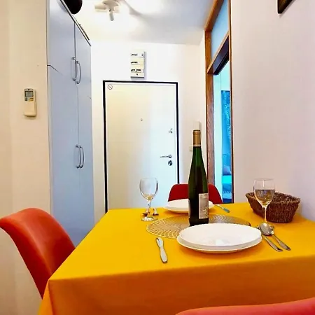 Διαμέρισμα Roko - 150 M From The *